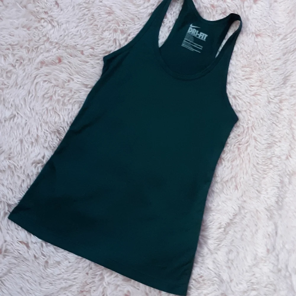 SOLD! Premium freebie! Y2k Nike dri-fit racer back athletic top! Great shape! - Picture 3 of 5